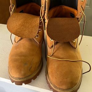 Men timberland wheat boot.
